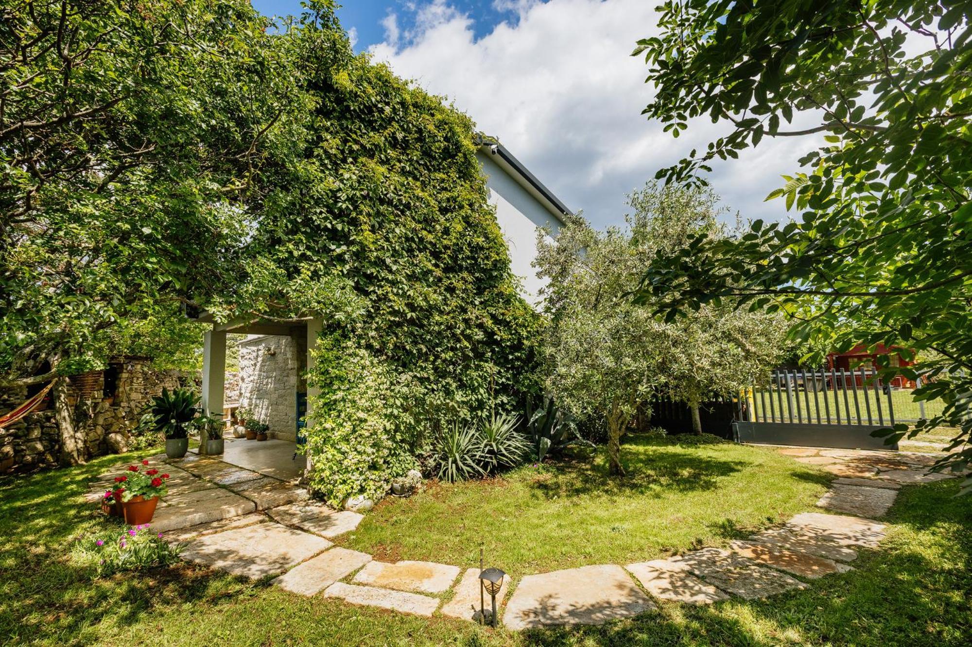 Peroj'S Green Oasis - Holiday Home Exteriör bild