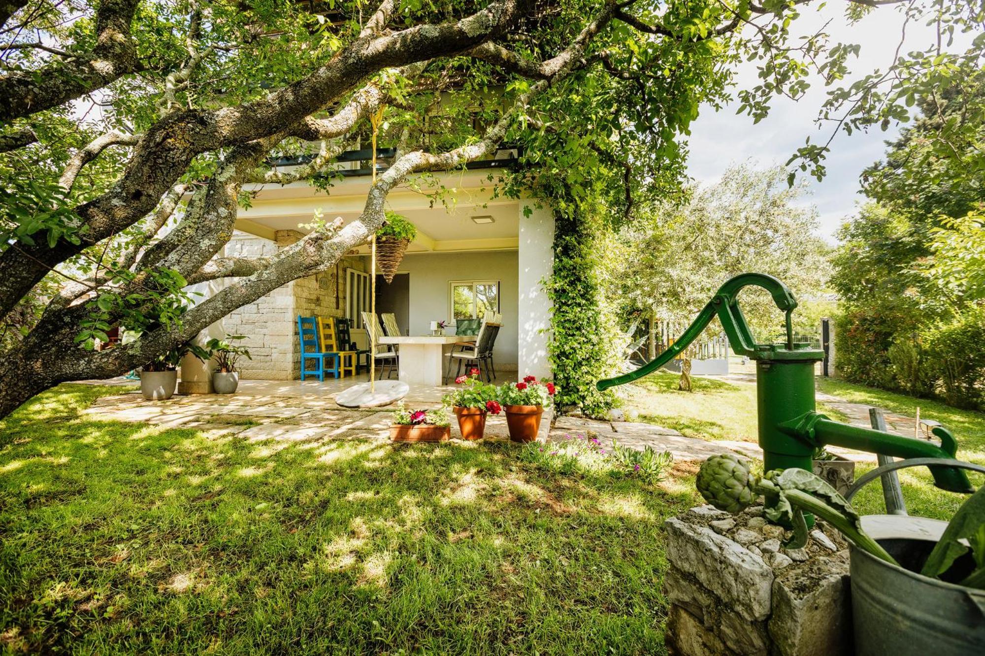 Peroj'S Green Oasis - Holiday Home Exteriör bild